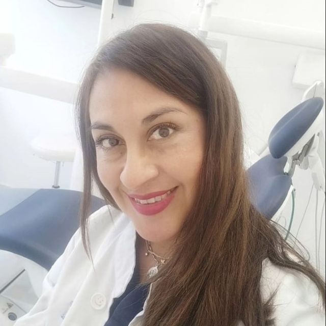 Melva Licett Rojas Luján, Dentista Ciudad Real