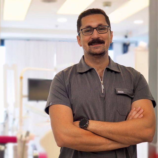Mehmet Altun, Diş Hekimi İstanbul