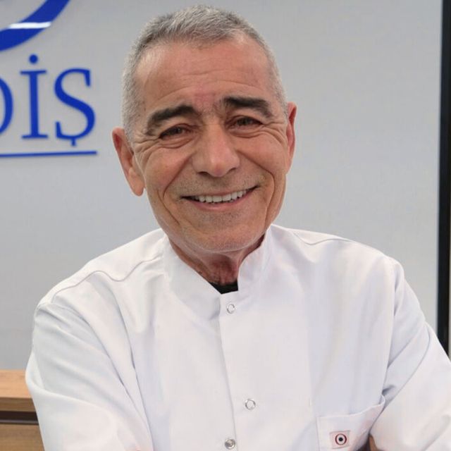 Turhan Kavas, Diş Hekimi İstanbul