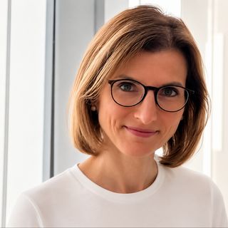 Nina Grintschuk, Frauenarzt (Gynäkologe) Mainz