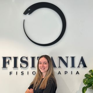 Acercar imagen: Marta Martínez, Fisioterapeuta Málaga