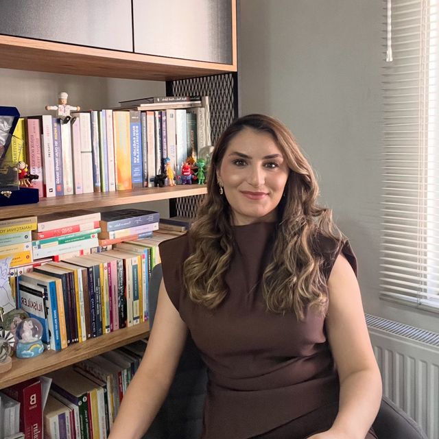 Özlem Aydemir, Psikoloji Van