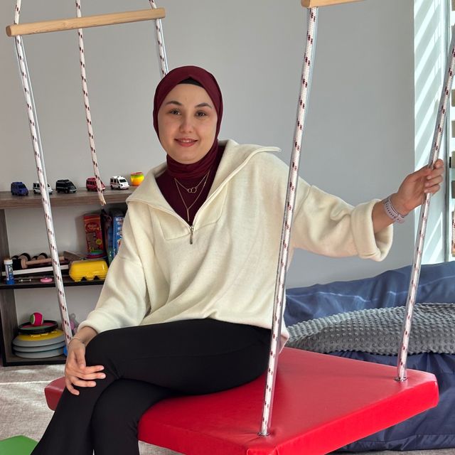 Esra Kuru, Ergoterapi Bayraklı