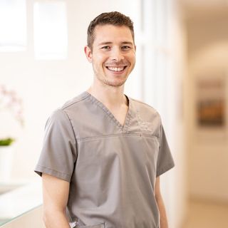 Bild vergrößern: Lennart Riemer, Zahnarzt Karlsruhe