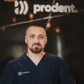 Powiększ obraz: Paweł Pyziak, stomatolog Kraków