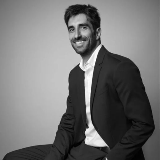 Jordi Miquel Escarra, Cirujano plástico Barcelona