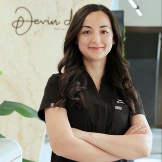 Sibel Özuslu, Diş Hekimi Manisa