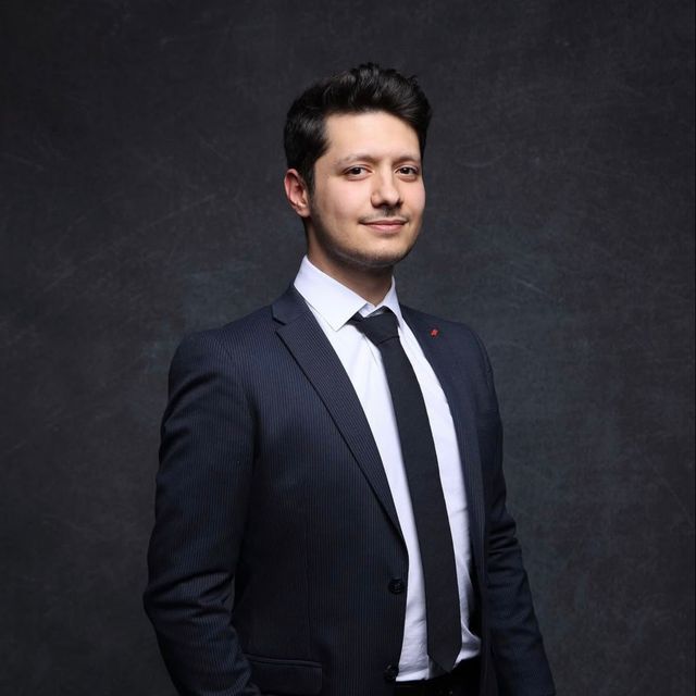 Refik Dönmez, Pratisyen Erfelek