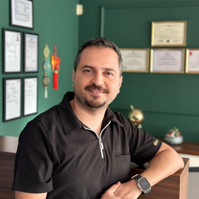 Uğur Kalaç, Diş Hekimi Ankara