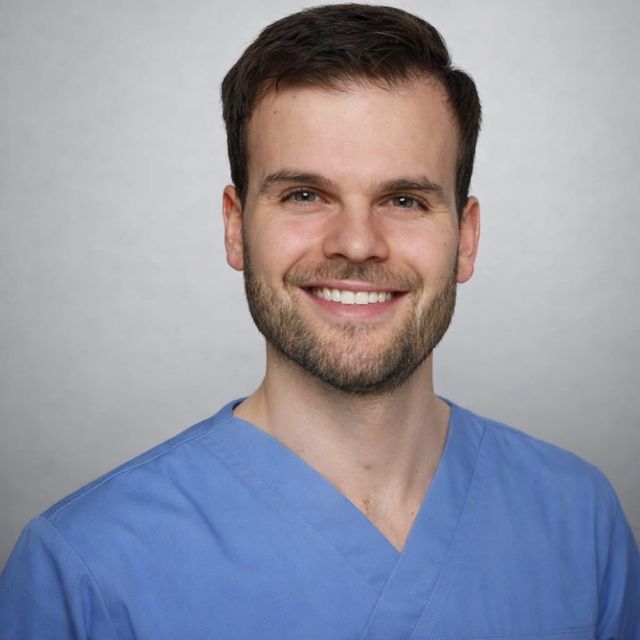 Eiko Nausch, Oralchirurg Neumünster