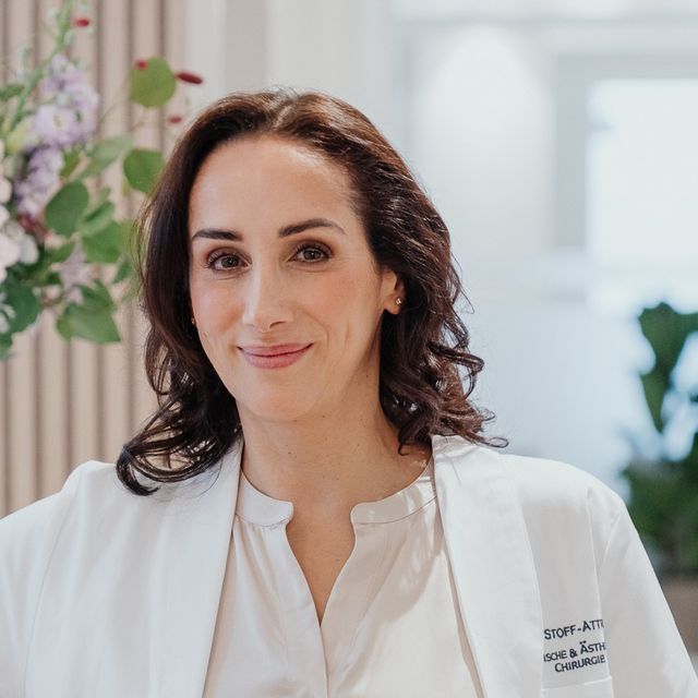 Claudia Stoff-Attrasch, Plastischer & Ästhetischer Chirurg Köln