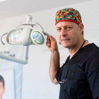 Acercar imagen: Fernando Montes Campos, Dentista La Union