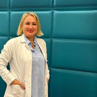Ayşegül Navdar, İç Hastalıkları İstanbul