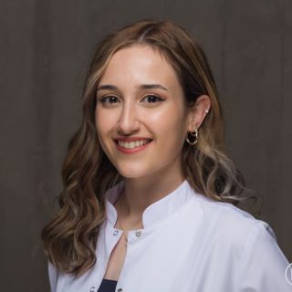 Resmi büyüt: Elifnaz Oduncu, Diş Hekimi Ankara