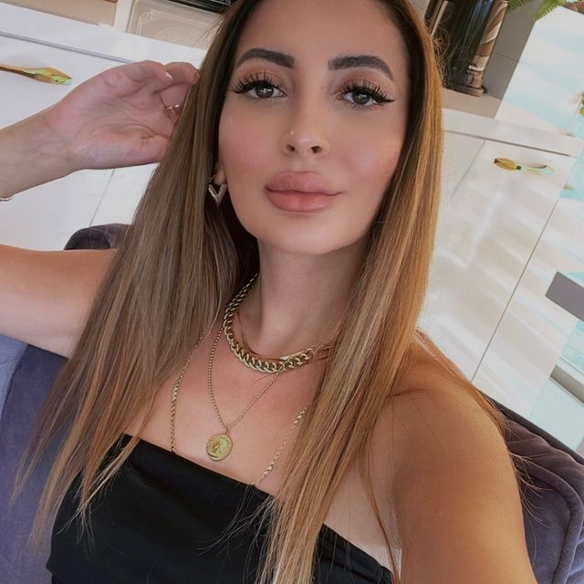 Büşra Kara, Psikoloji Girne