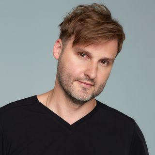 Powiększ obraz: Szymon Miśkiewicz, chirurg plastyczny Węgrzce k. Krakowa