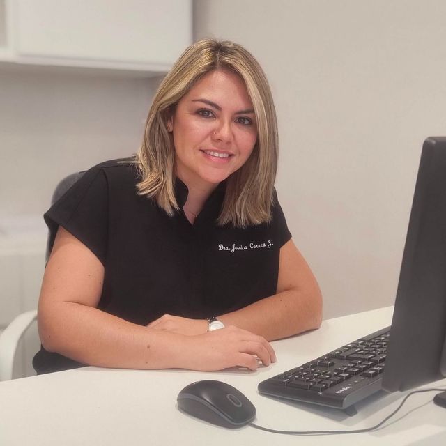 Jessica Correa Jorquera, Médico estético Irún