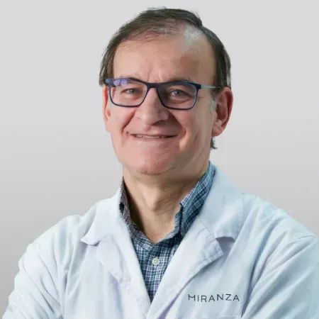 Julian Miguel Angel Gil Arnal, Oftalmólogo Barcelona