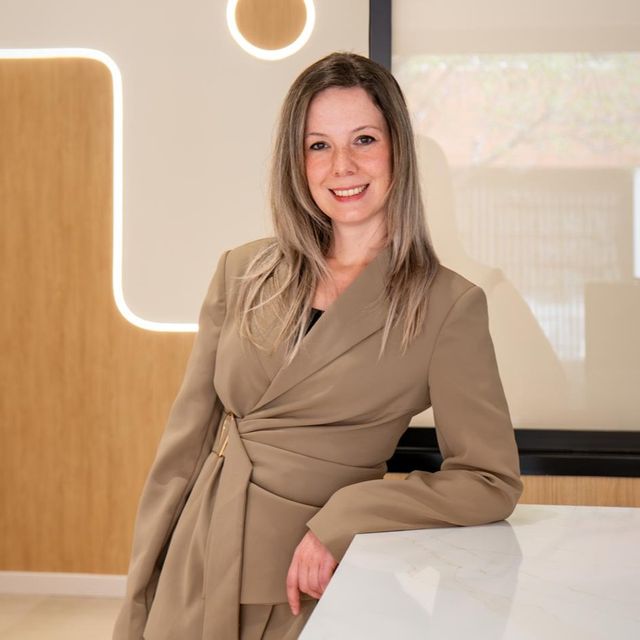 Miriam Delgado Algarra, Dentista Alicante