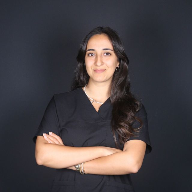 Neslihan Vatansever, Diş Hekimi Yalova