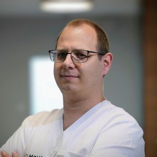 Powiększ obraz: Dawid Pentok, ortopeda Paniówki