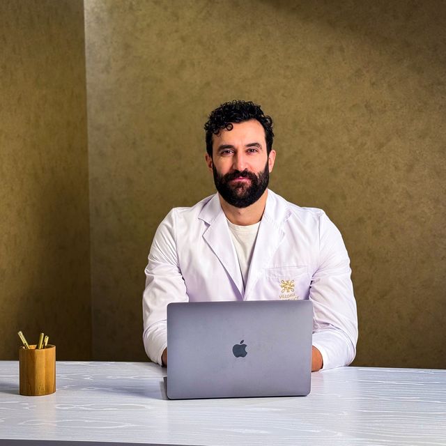 Luis Novoa Lamazares, Dermatólogo Vigo