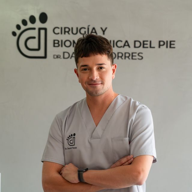 Daniel Torres Montalvo, Podólogo Lucena