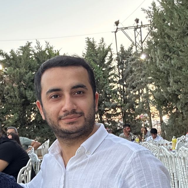 Ahmet Çelik, Diş Hekimi Şanlıurfa