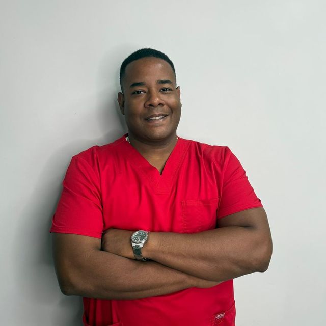 Mario Carrillo Cuero, Especialista en Tricología Torrellano