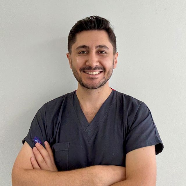 Uğur Dolunay, Diş Hekimi Beylikdüzü