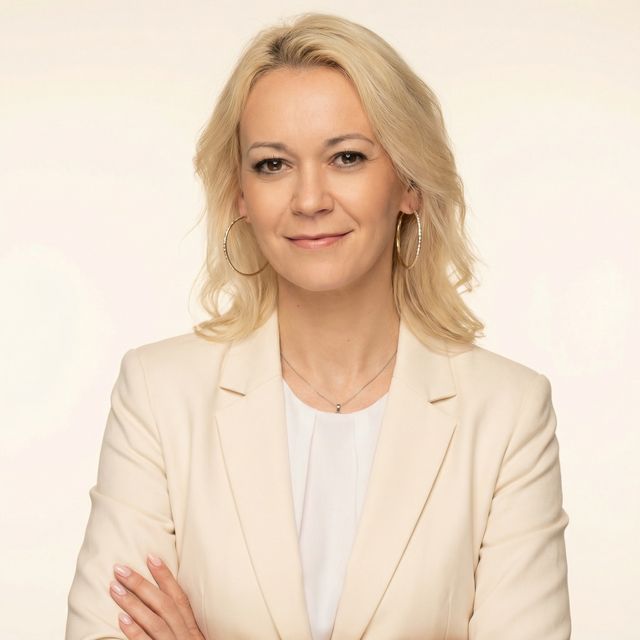 Marta  Dębowiec 