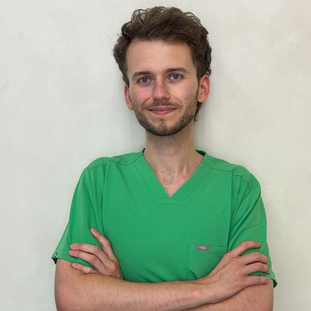 Kacper Grudzień, lekarz wykonujący zabiegi medycyny estetycznej Katowice