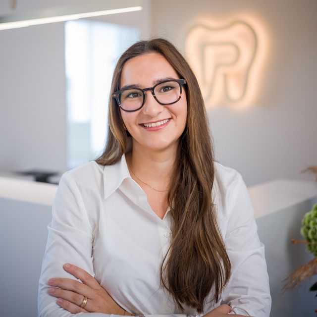 Patricia Sophia Rauch, Zahnarzt Haar