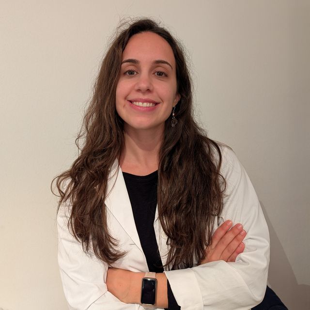 Alba Solís Almellones, Médico rehabilitador Torremolinos