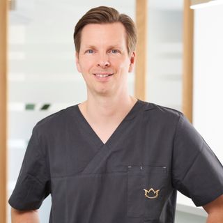 Maximilian A. Rossbach, Plastischer & Ästhetischer Chirurg Brühl