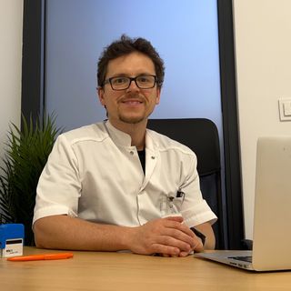 Powiększ obraz: Paweł Grzegółkowski, urolog Szczecin