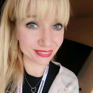 Powiększ obraz: Ewa Brzozowska, neurolog Kraków