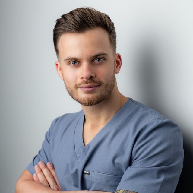 Mikołaj Tomaszewski, stomatolog Poznań