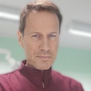 Ingrandire l'immagine: Stefano Squillante, dentista Napoli