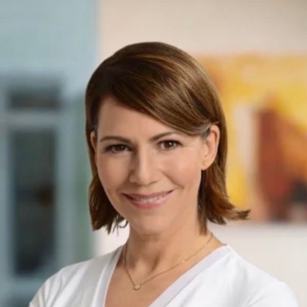 Okka Pfisterer, Handchirurg Bochum