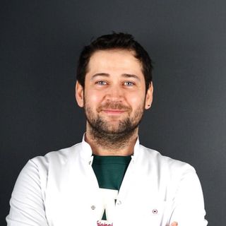 Resmi büyüt: Özgün Öztürk, Diş Hekimi İstanbul