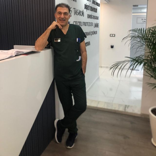 Murat Lale, Diş Hekimi Manisa