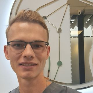 Powiększ obraz: Sergei Yevdolyuk, fizjoterapeuta Poznań