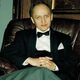 Powiększ obraz: Jan Bielinski, neurochirurg Włocławek