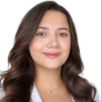 Nazlı Sevilmiş, Diş Hekimi İzmir