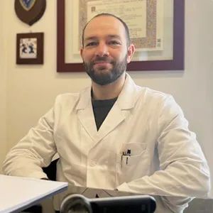 Pietro Verni, dermatologo Bari