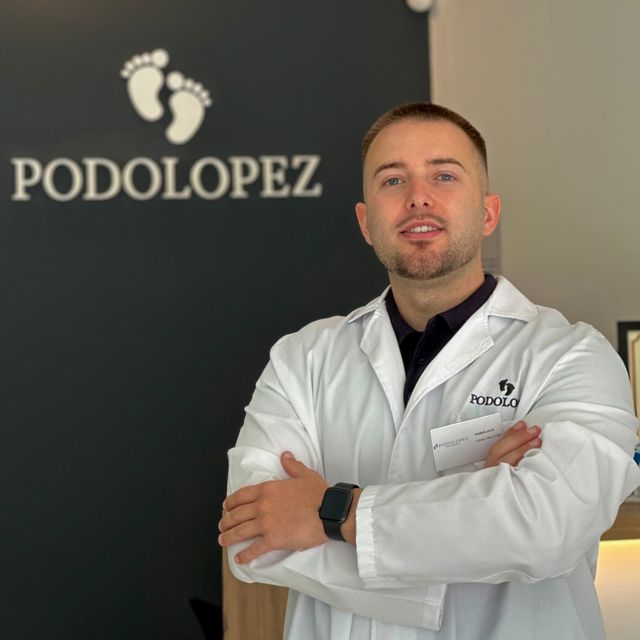Adrián Chica López, Podólogo Córdoba
