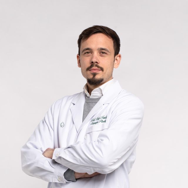 Luigi Nardone, chirurgo plastico Napoli