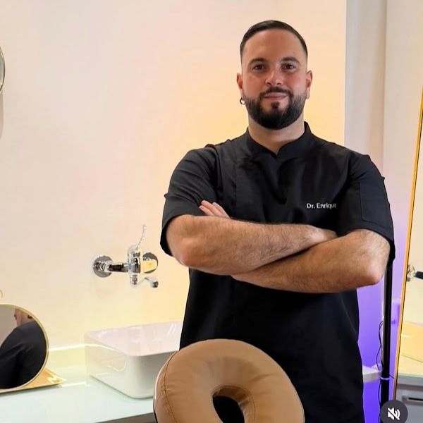 Enrique Ahullo Catala, Médico general Valencia