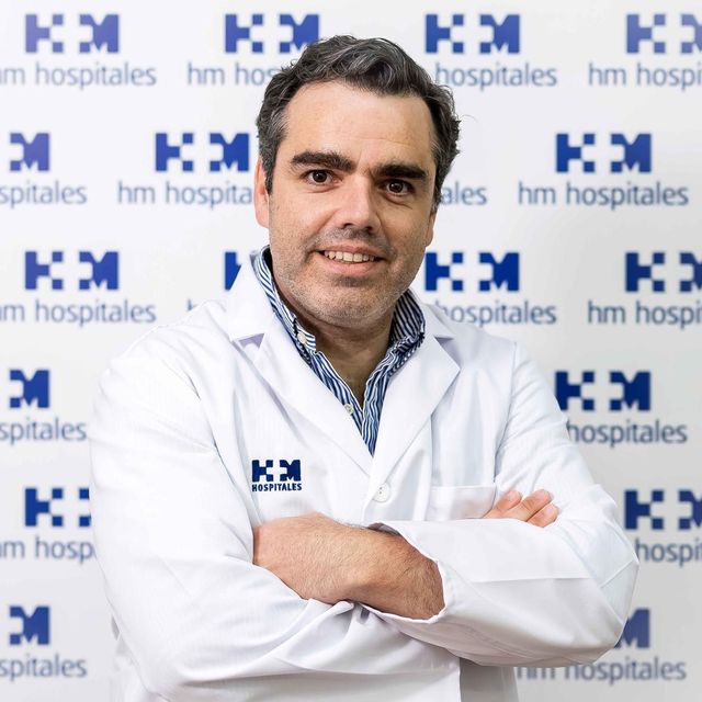 Santiago Pérez Martín, Oftalmólogo León